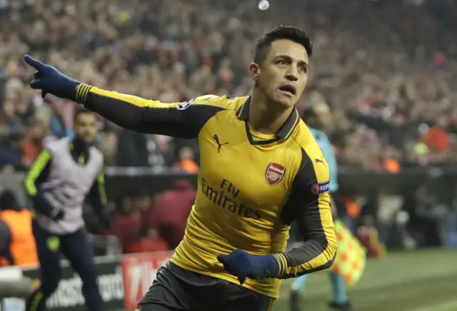 Alexis Sanchez celebrates