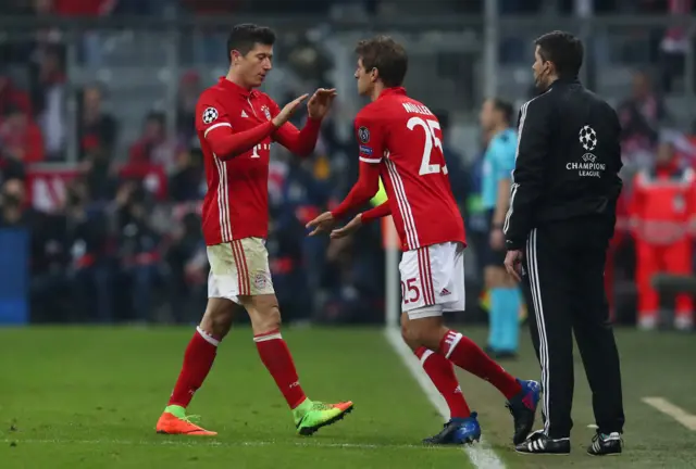 Thomas Muller comes on as a substitute to replace Robert Lewandowski