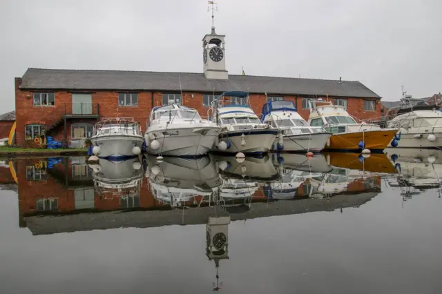 Stourport canal basin