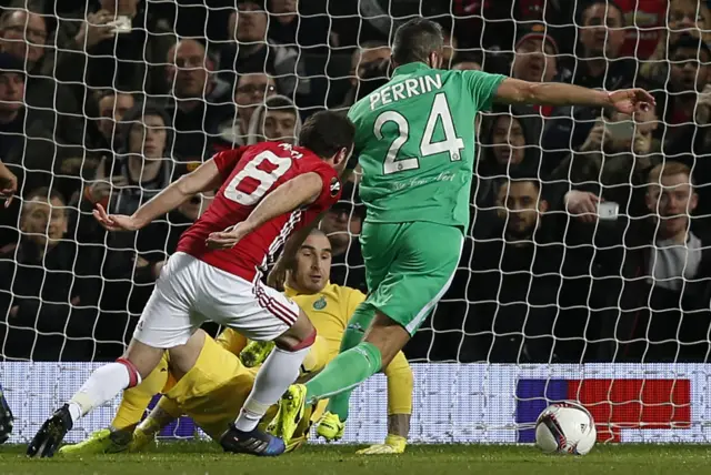 Saint-Etienne defenders can't keep Ibrahimovic's free kick out