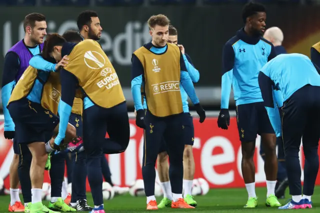 Spurs team training