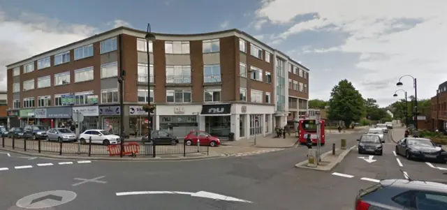 Nu Bar, Loughton