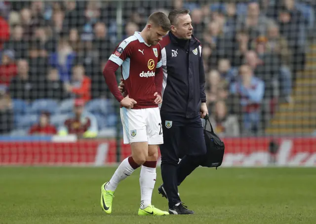 Gudmundsson walks off