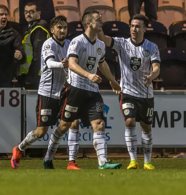 St Mirren celebrate the goal by Stephen McGinn (centre)