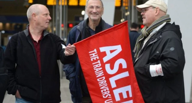 Aslef picket line