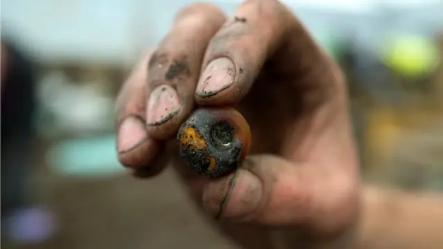 Amber bead