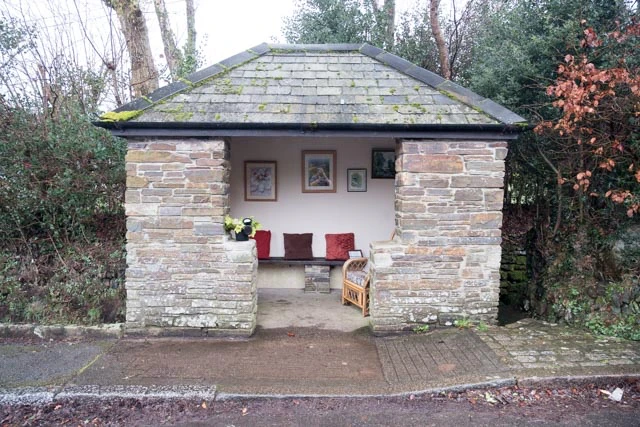 Bus shelter