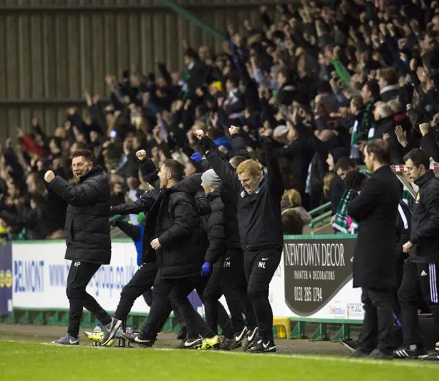 The Hibernian bench celebrate