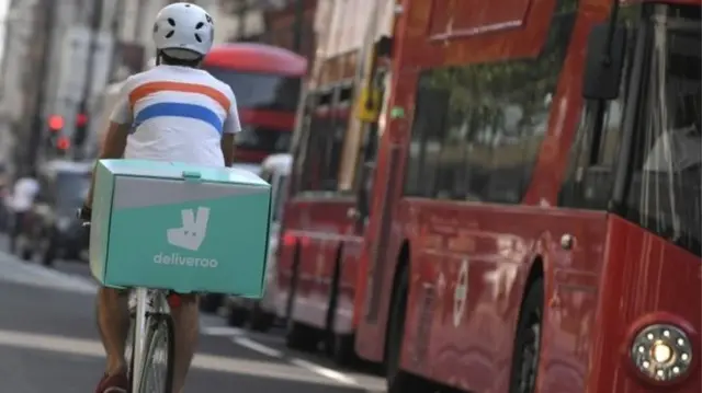 Deliveroo cyclicist