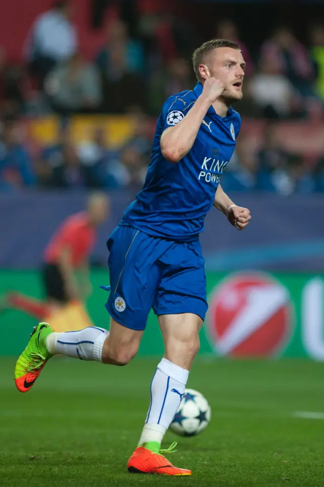 Jamie Vardy celebrates