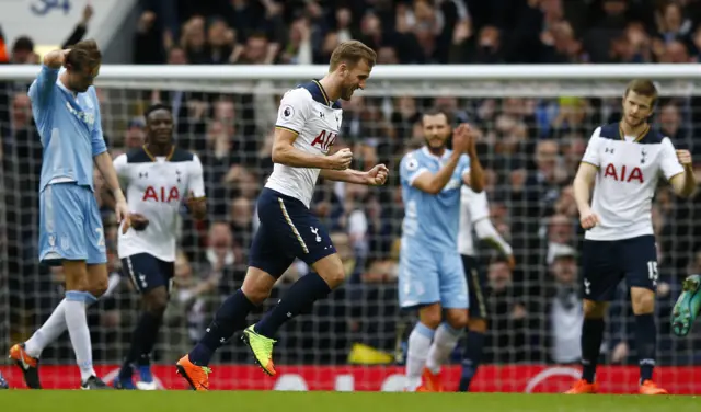 Harry Kane celebrates