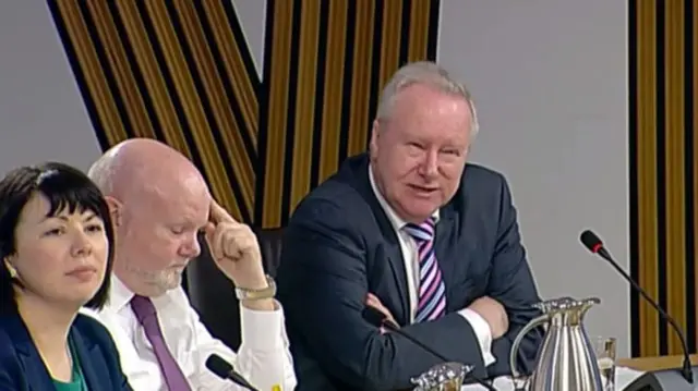 
          MSPs on the public audit committee voiced worries about police finances
        