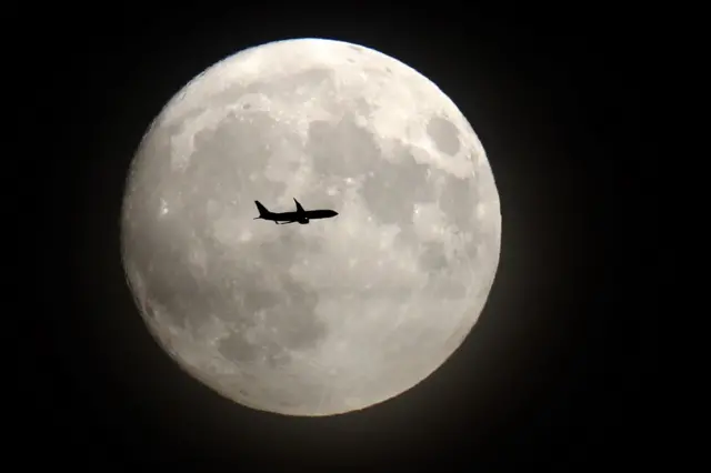 Moon plane