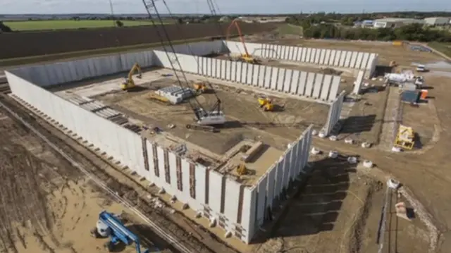 Water storage tank