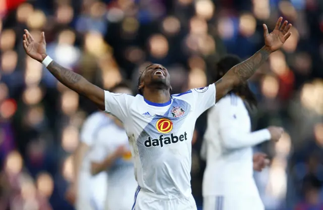 Defoe celebrates