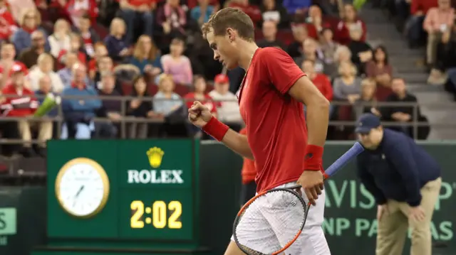 Vasek Pospisil reacts