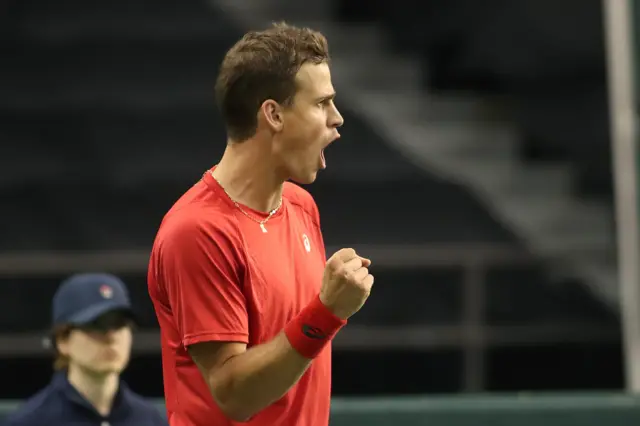 Vasek Pospisil reacts