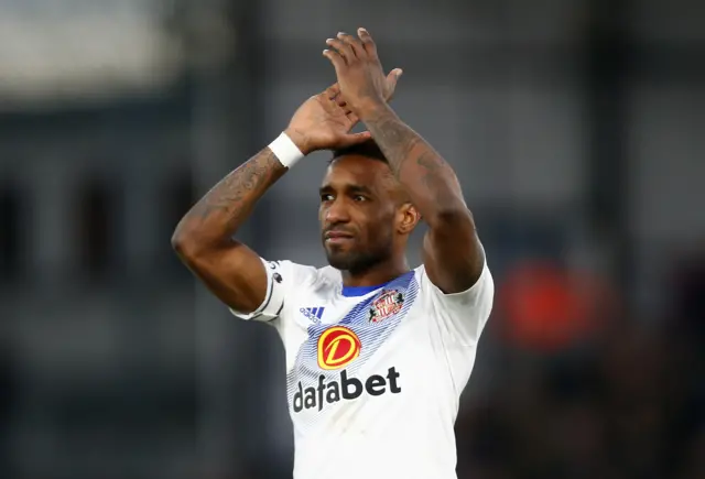 Jermain Defoe applauds