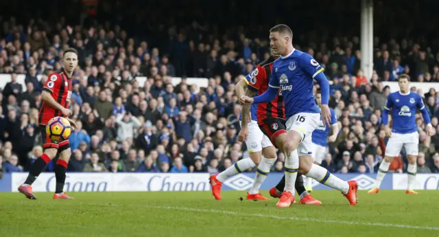 Everton"s James McCarthy scores their second goal