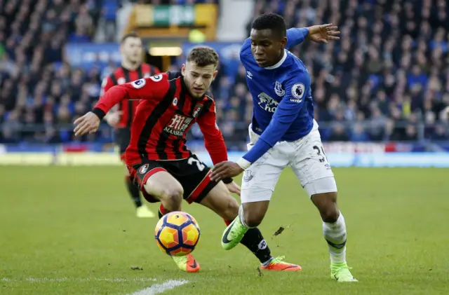 Everton"s Ademola Lookman in action with Bournemouth"s Ryan Fraser