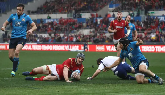 Jonathan Davies scores a try