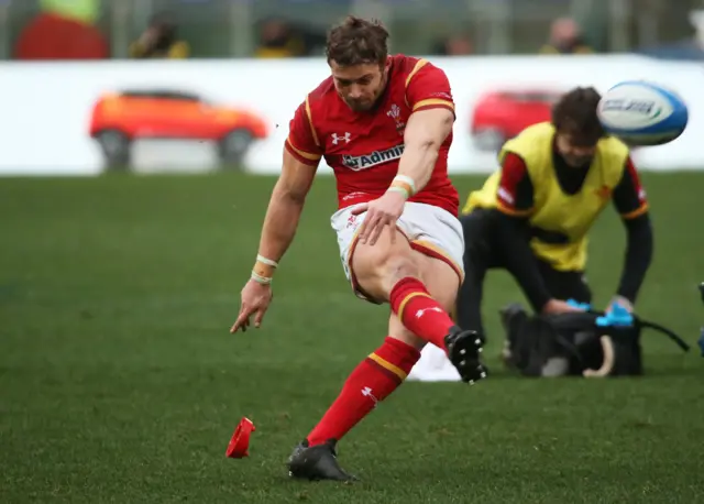 Leigh Halfpenny kicks a penalty