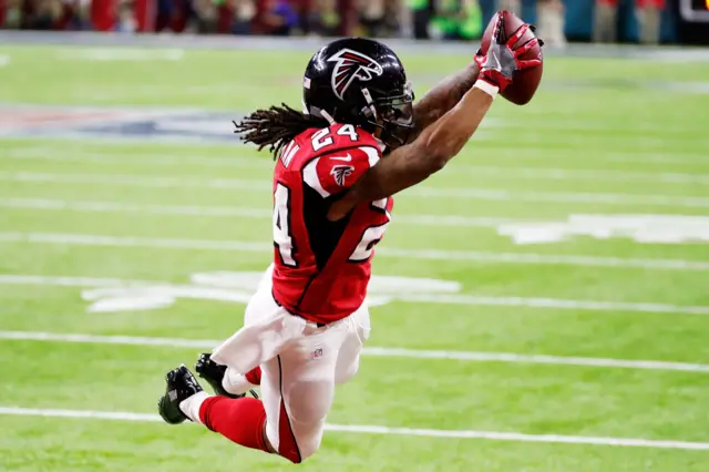 Devonta Freeman scores a touchdown