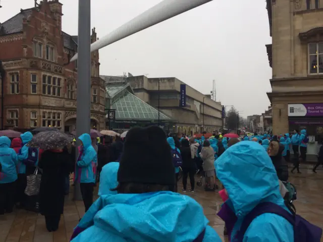 Crowds in Hull