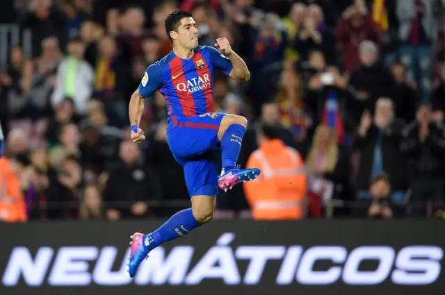 Suarez celebrates