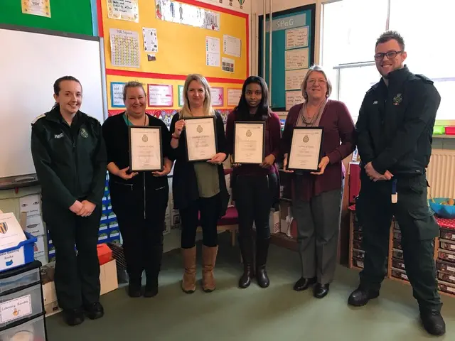 
          Sarah Simpson, Rachel Mellor, Jo Kearney, Idi Diallo, Julia Smith, and Steven Langridge
        