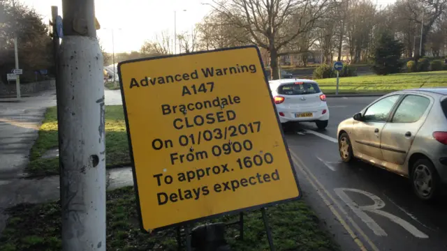 Diversion sign at Bracondale