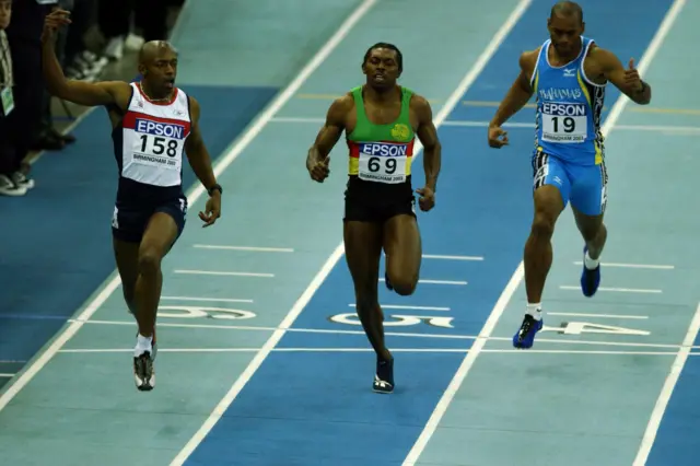 Marlon Devonish sprint finish in 2003