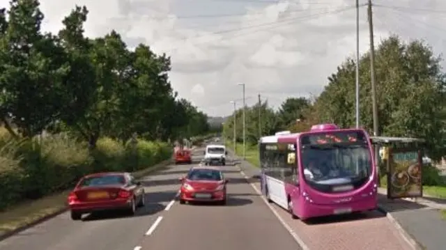 Traffic on Dividy Road