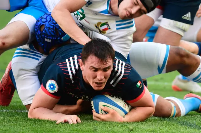 France's Picamoles scores a try