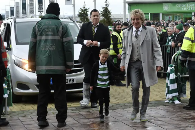 Rod Stewart and his son arrive at Celtic Park