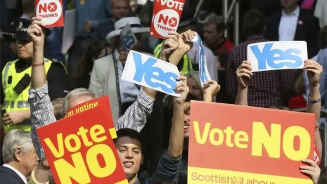 
          Pro-UK politicians say a second independence referendum cause further uncertainty and division
        