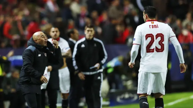 Jorge Sampaoli (left)