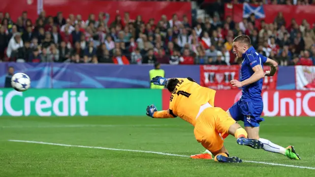 Jamie Vardy scores against Sevilla