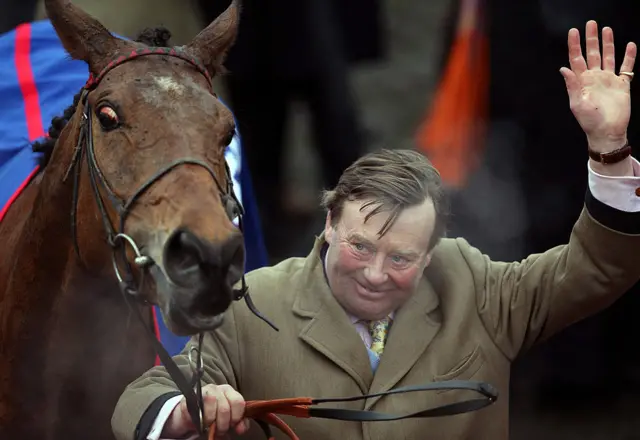 
          Bobs Worth, trained by Nicky Henderson and ridden by Barry Geraghty, won the Cheltenham Gold Cup.
        