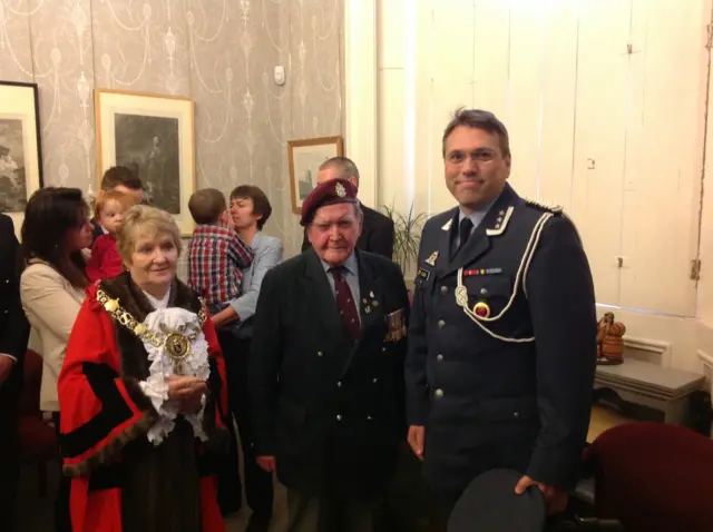 Thomas Welsh with Sudbury's mayor and Colonel John Olsen