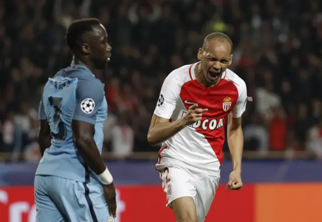 Fabinho celebrates