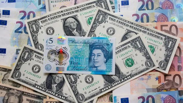 Pound, dollar and euro notes