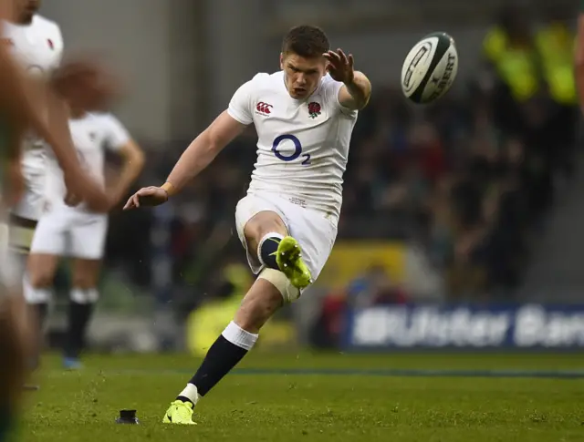 Owen Farrell kicks a penalty