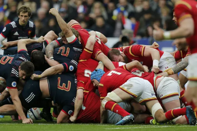 France are penalised for collapsing the scrum