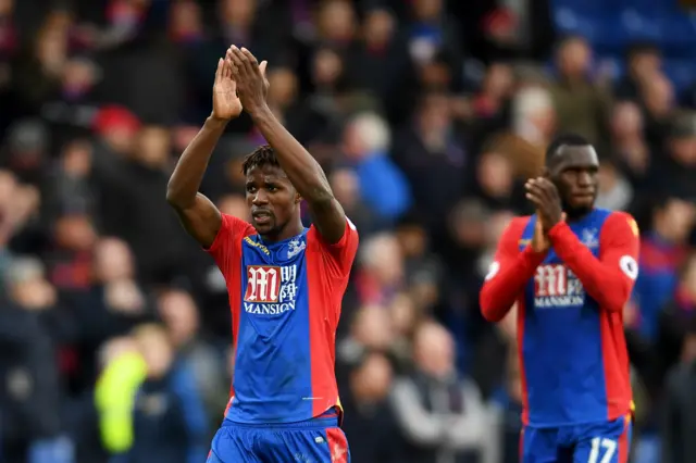 Zaha applause