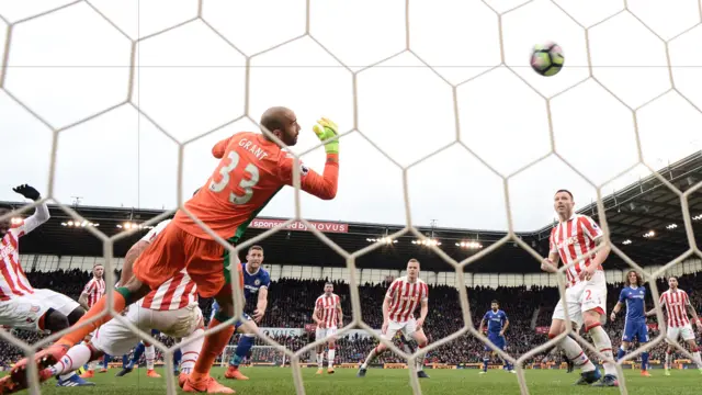 Gary Cahill scores against Stoke