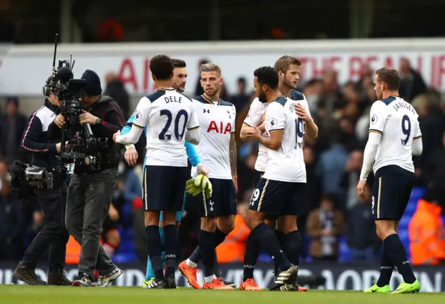 Spurs celebrate win