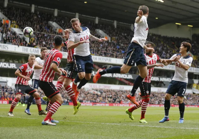 Alderweireld header