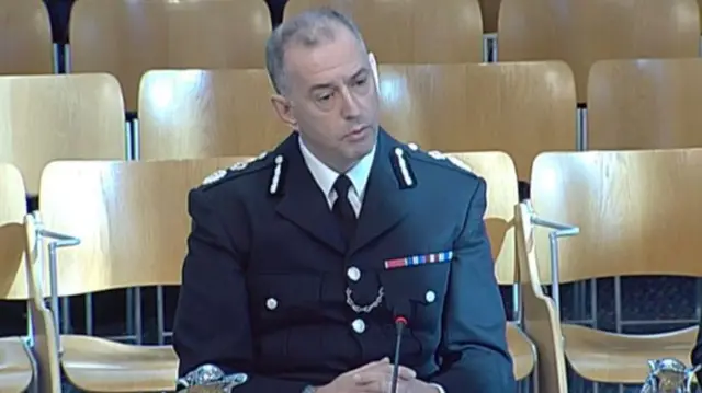 
          BTP Chief Constable Paul Crowther told MSPs there might be a "real challenge" replacing senior staff
        