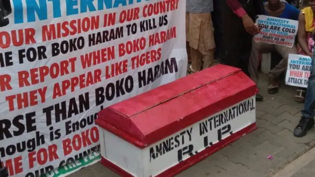 Protesters at the Amnesty offices